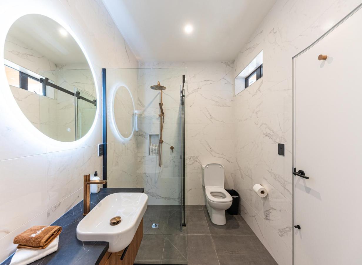 Galaxy Boutique Hotel Lake Tekapo Buitenkant foto Bathroom